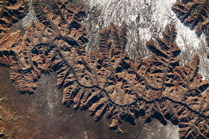 Astronauts Capture Snow-Dusted Grand Canyon's Optical Trick