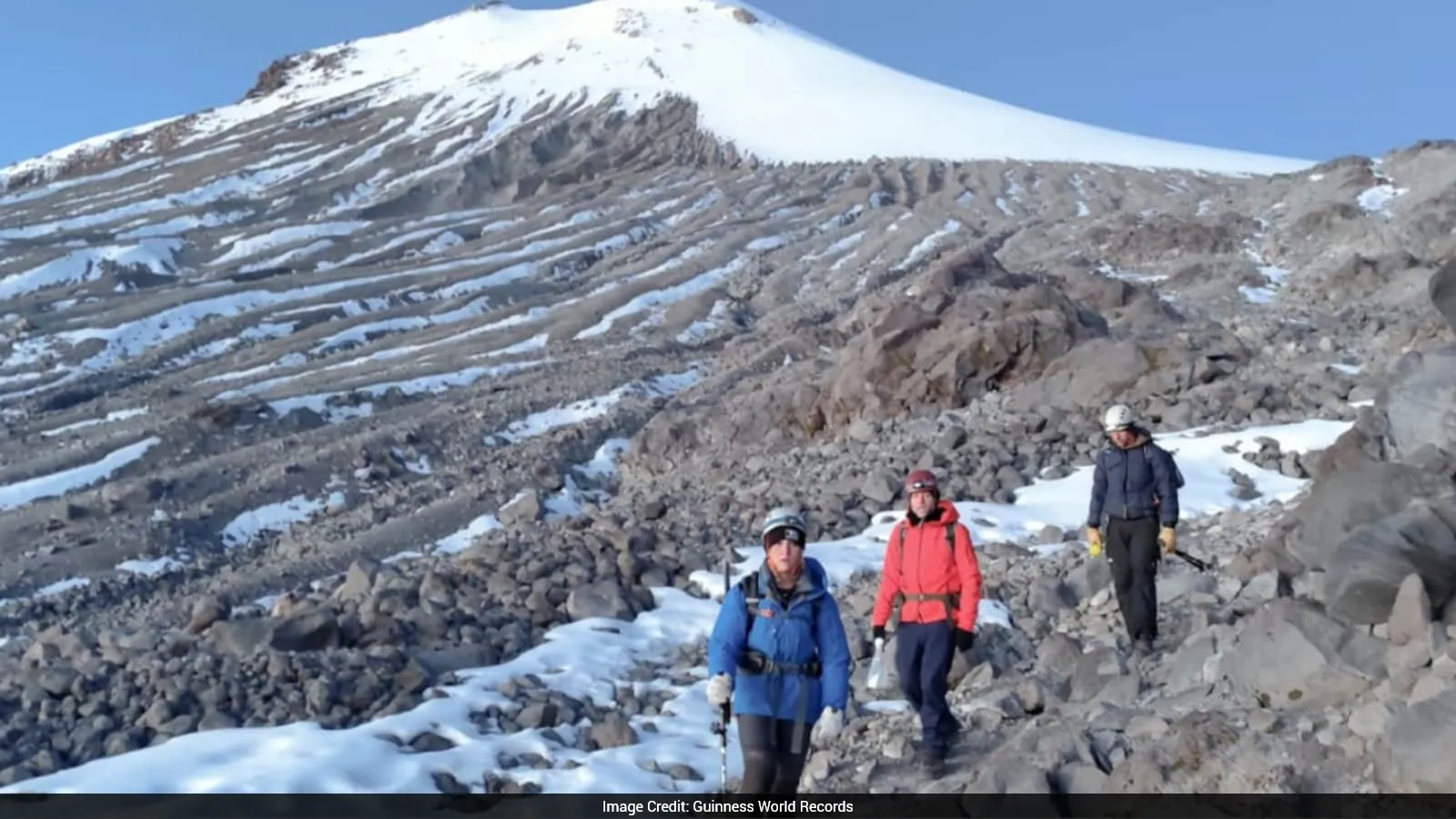 4 Athletes Do Push-Ups at 16,637 Feet on Mexico's Peak