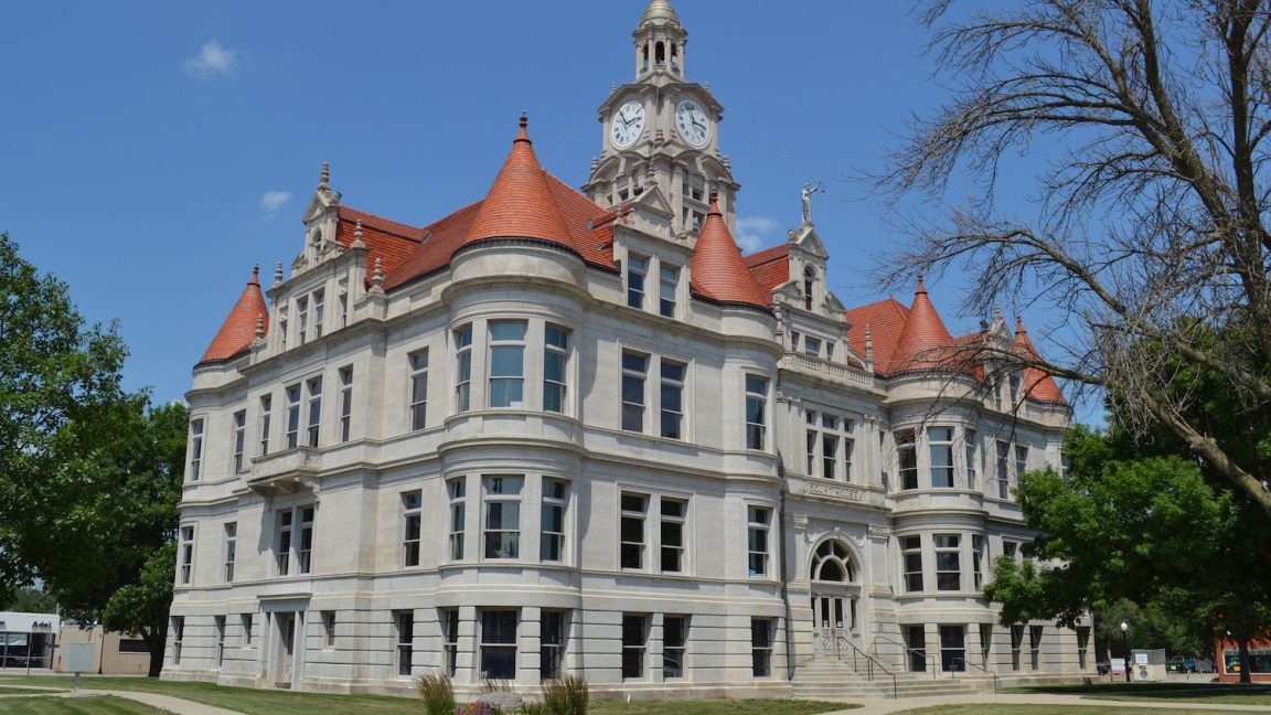 Iowa County Pays $600K After Wrongly Arresting Security Testers