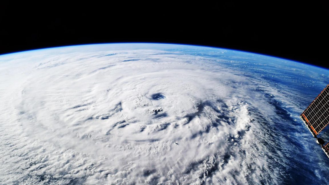 AI Predicts Category 5 Hurricanes a Full Day Earlier