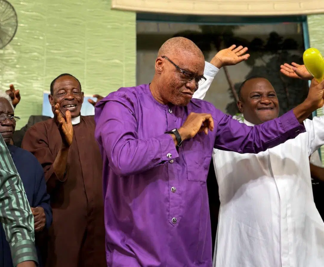 Nigerian Professor Dances as Wife Returns After 50 Days