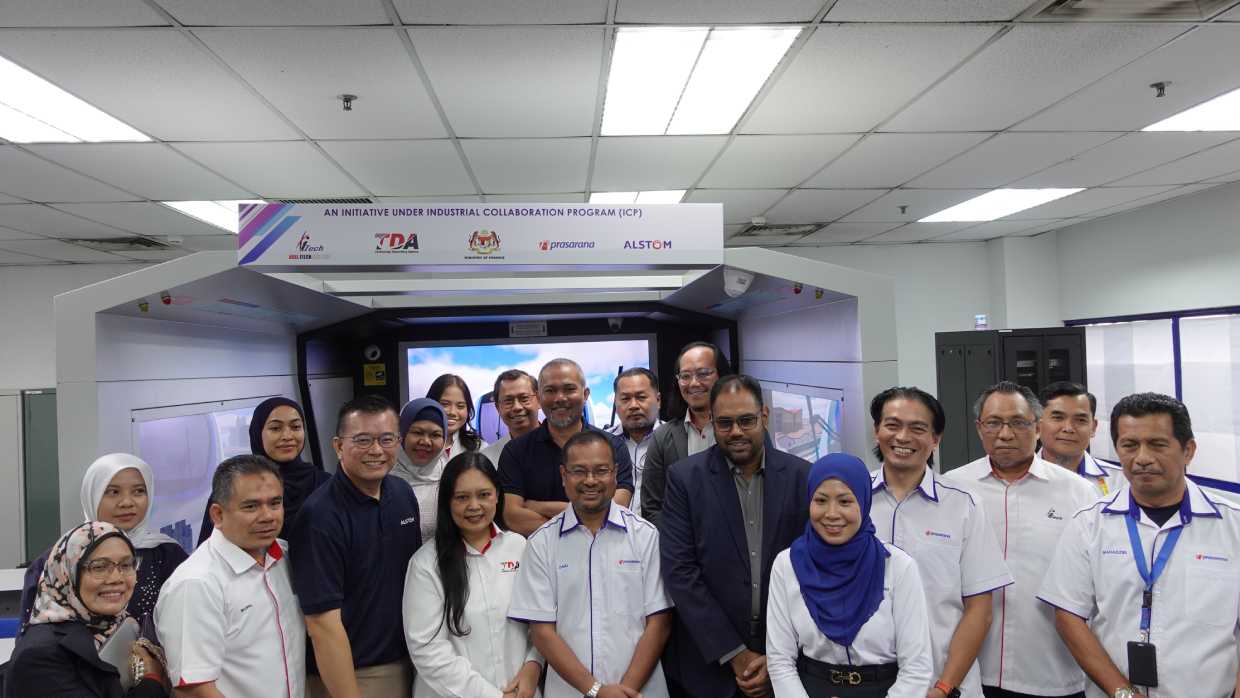 Malaysia Unveils First Collaborative Train Simulator