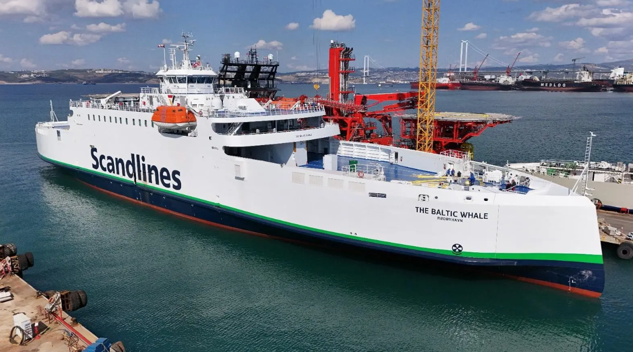 World's Largest Battery Ferry Now Sails Emission-Free