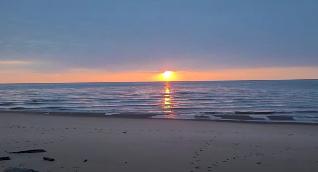 Great Lakes Beaches Host Cleanup Events This August