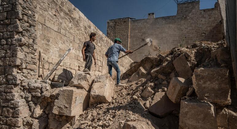 Syrians Clear 570,000 Tons of Rubble, Rebuild Communities