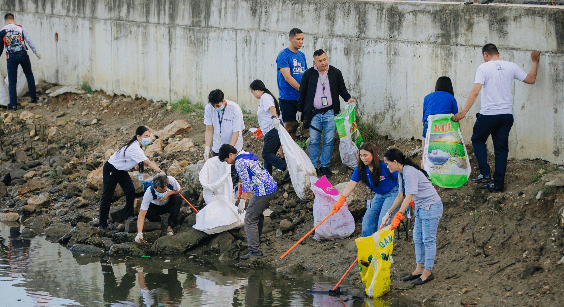 SM Malls Teach Filipinos Ocean Care at 7 Coastal Cleanups