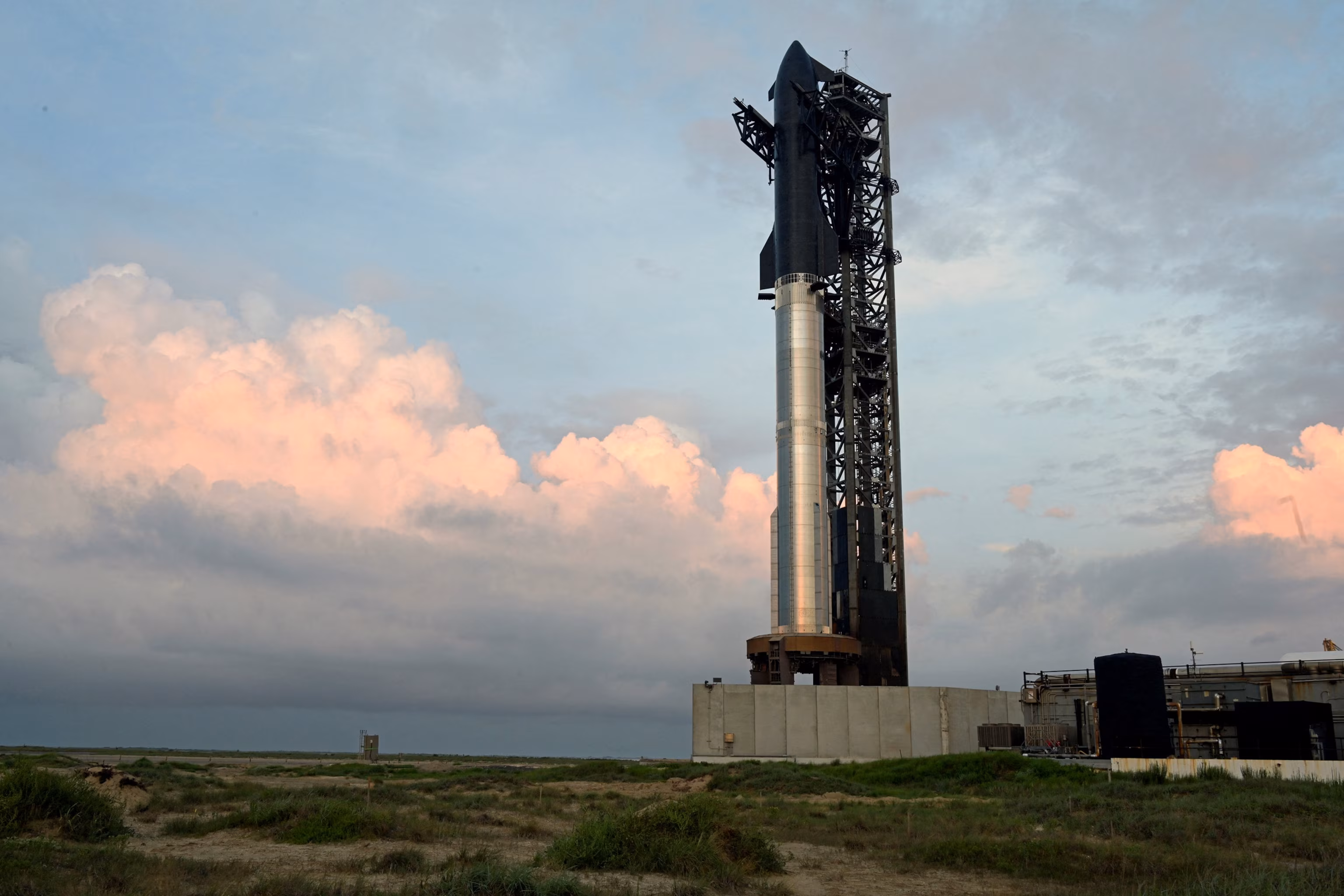 SpaceX Starship Completes Full Mission After Recent Setbacks - Image 4