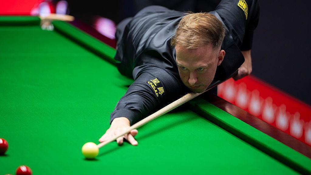 Ronnie O'Sullivan, 50, Dominates Quest for 8th World Title - Image 3