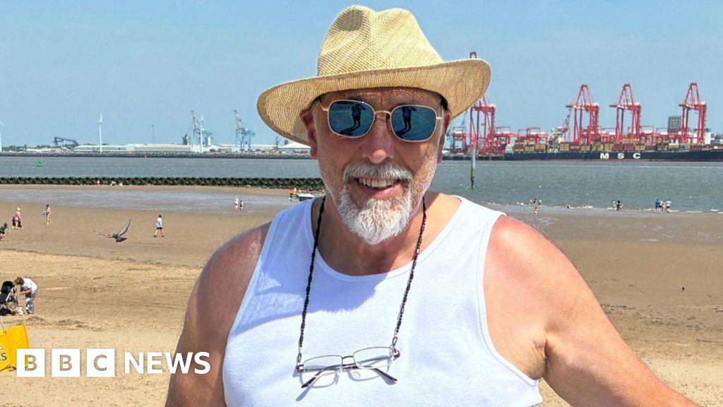 Volunteers Rally to Clean Beach After Holiday Crowd Surge