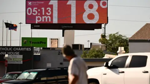 Phoenix Cuts Heat Deaths 37% With Free AC and Cool Centers - Image 2