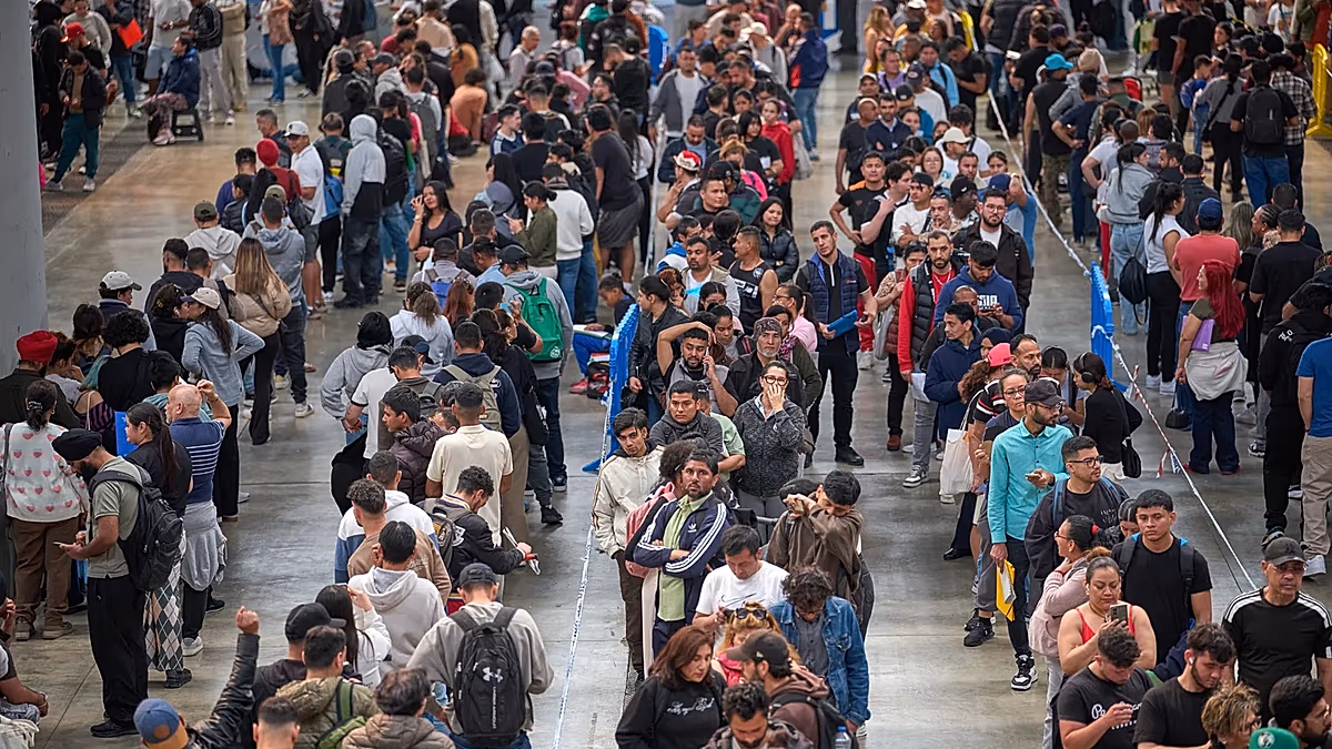 Spain Gets 1M Applications for Immigration Amnesty Program