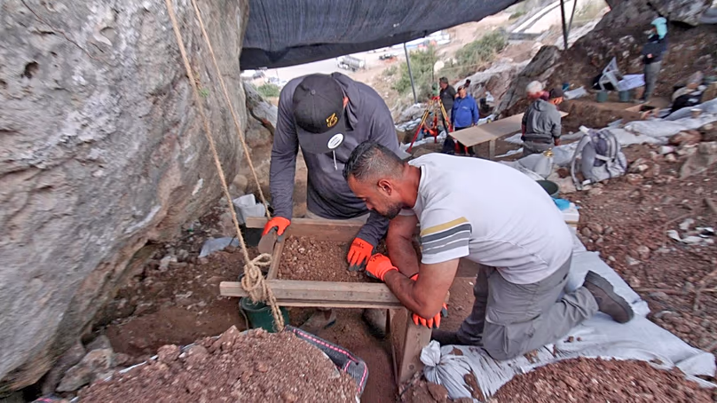 400,000-Year-Old Cave Found Sealed in Israel - Image 2