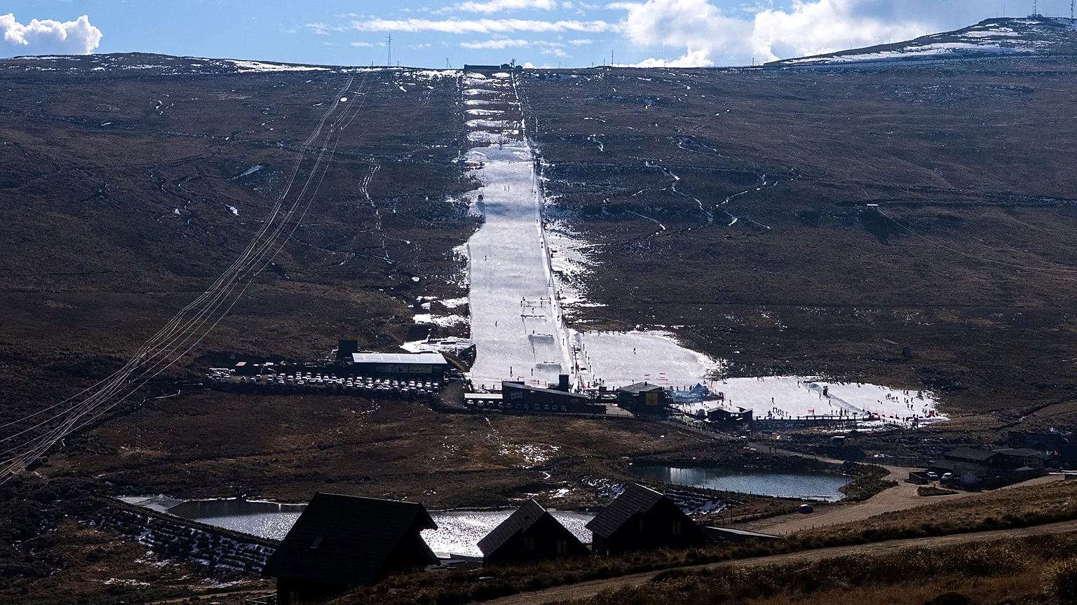 Africa's Snow: Lesotho Ski Resort Defies Expectations - Image 2