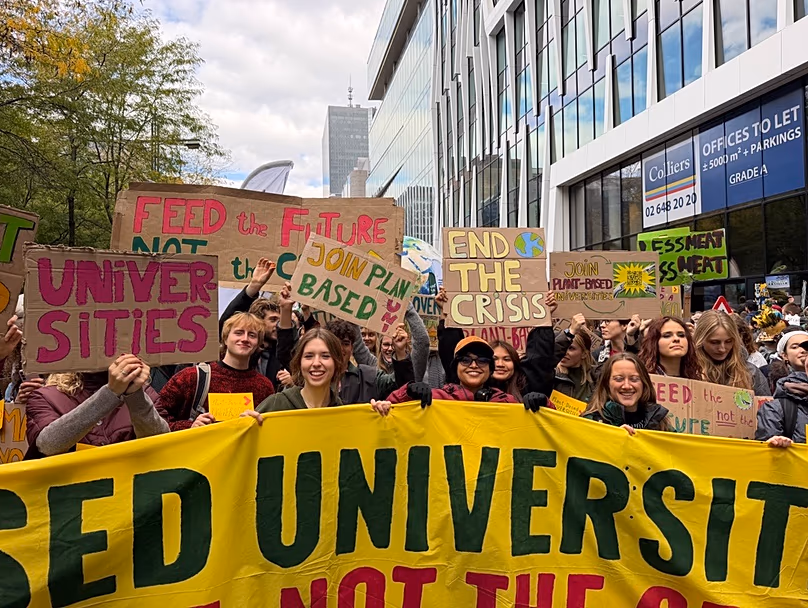45,000 March in Brussels for Bold Climate Action - Image 3