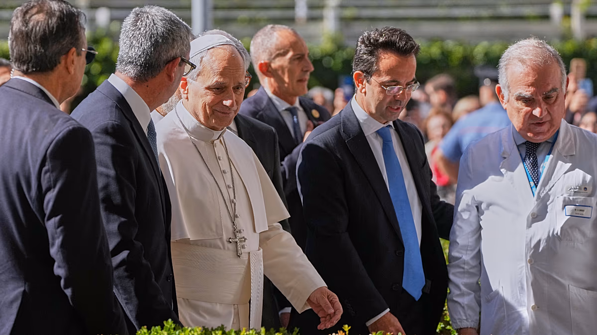 Pope Leo XIV Calls Putin for Ukraine Humanitarian Truce