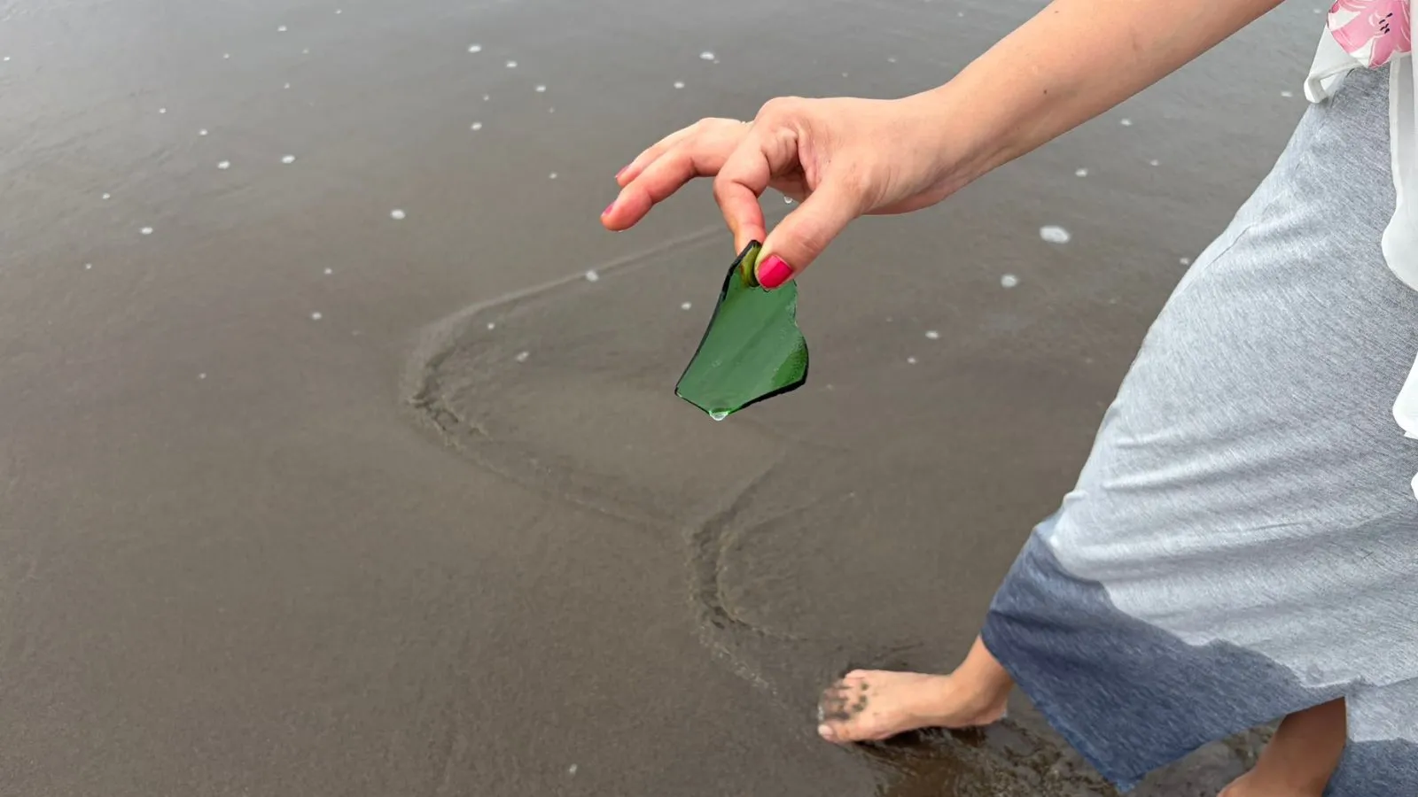 YouTuber Cleans Goa Beach After Finding Hidden Glass Shards