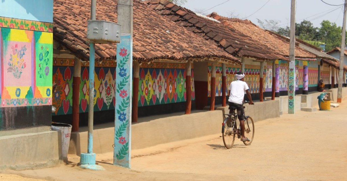 Indian Village Sweeps Streets 3x Daily, Bans Plastic