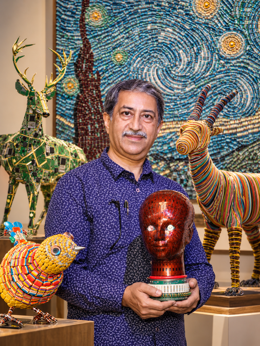 Artist Turns 2,000 Kg of E-Waste Into Stunning Sculptures