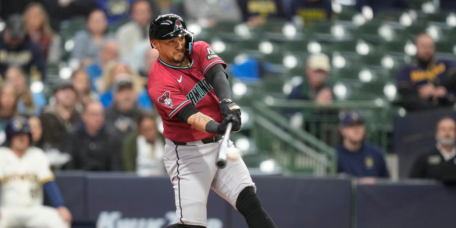 Diamondbacks' Vargas Hits in 23 Straight Games to Start Season