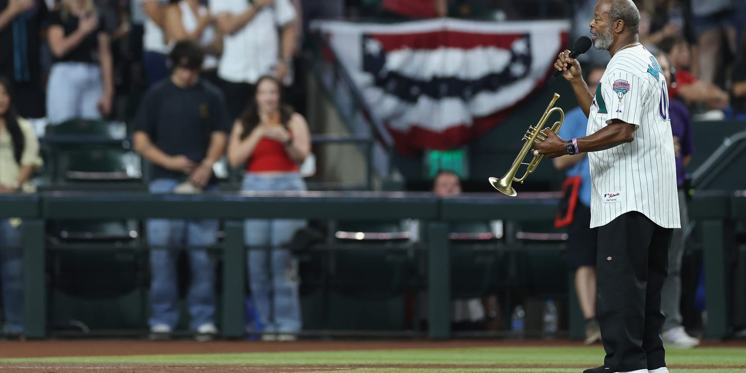 Trumpeter Sings Through Anthem After Instrument Fails