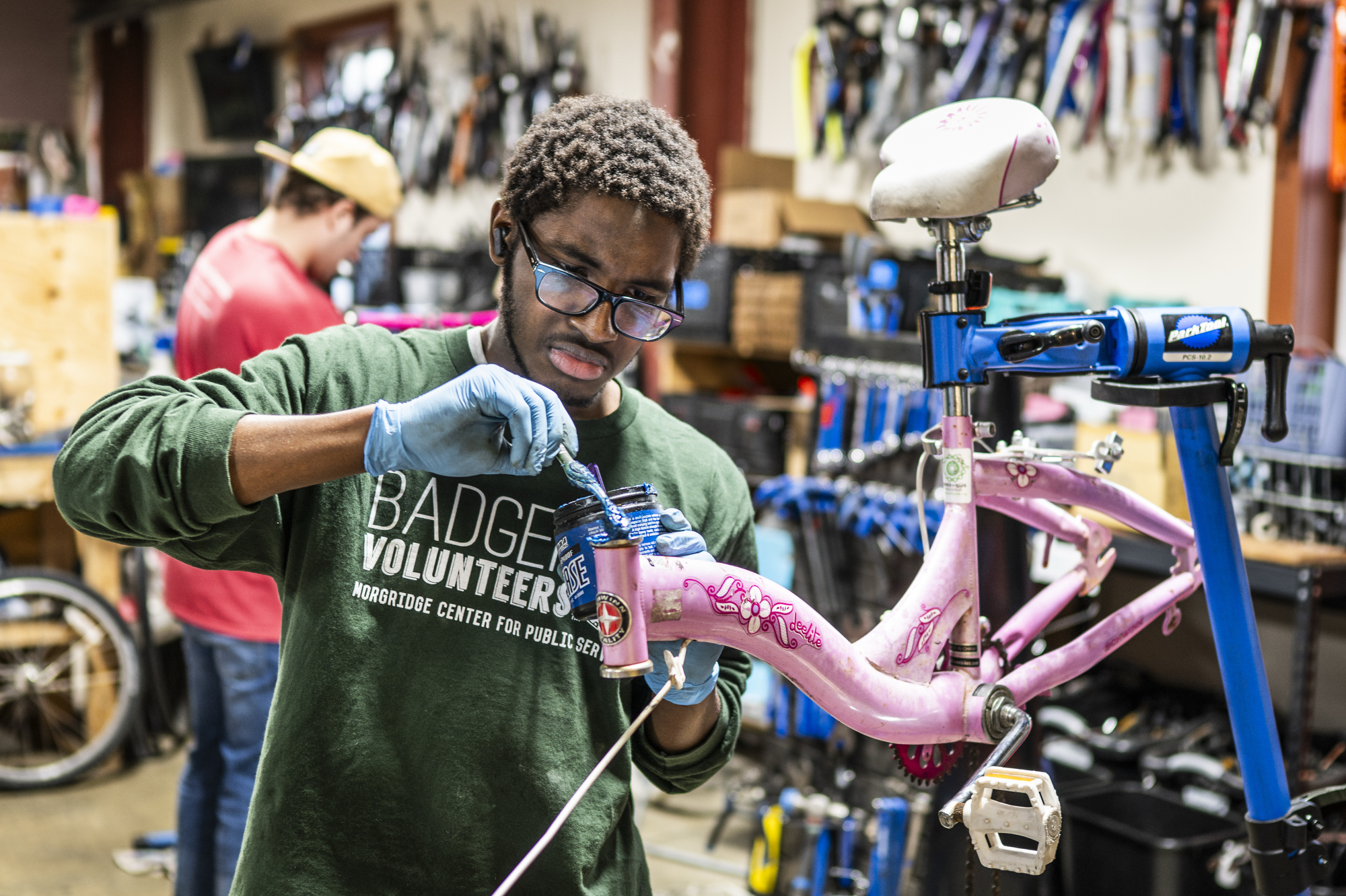 UW-Madison Students Log 320,000+ Hours Helping Neighbors - Image 4