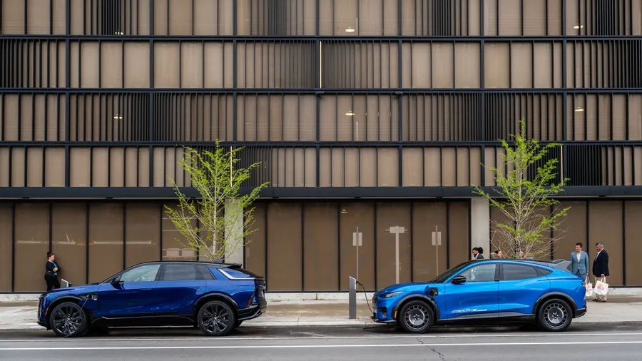NYC Adds 600 Electric Vehicle Charging Stations to Streets