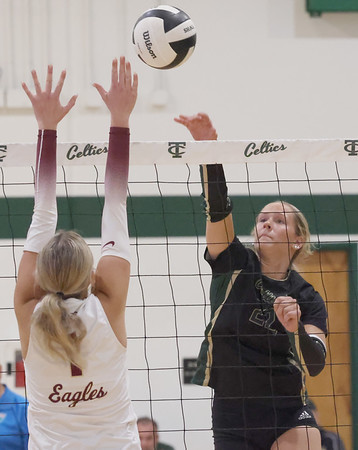 Florida Volleyball Team Wins 20th Straight District Title - Image 4