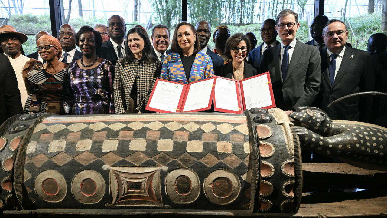 France Returns 108-Year-Old Talking Drum to Ivory Coast