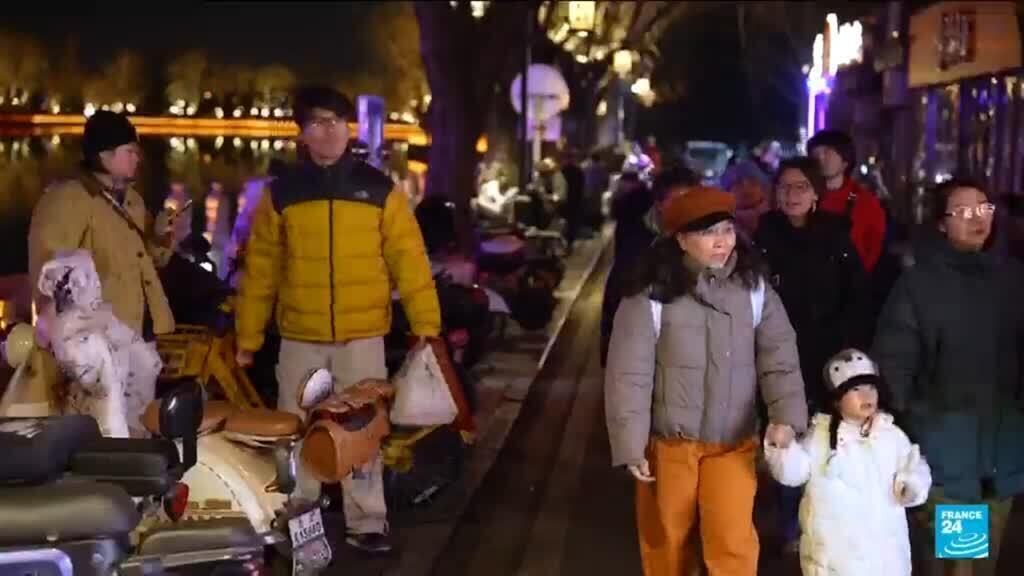 China Celebrates Year of the Horse with Street Festivities - Image 2