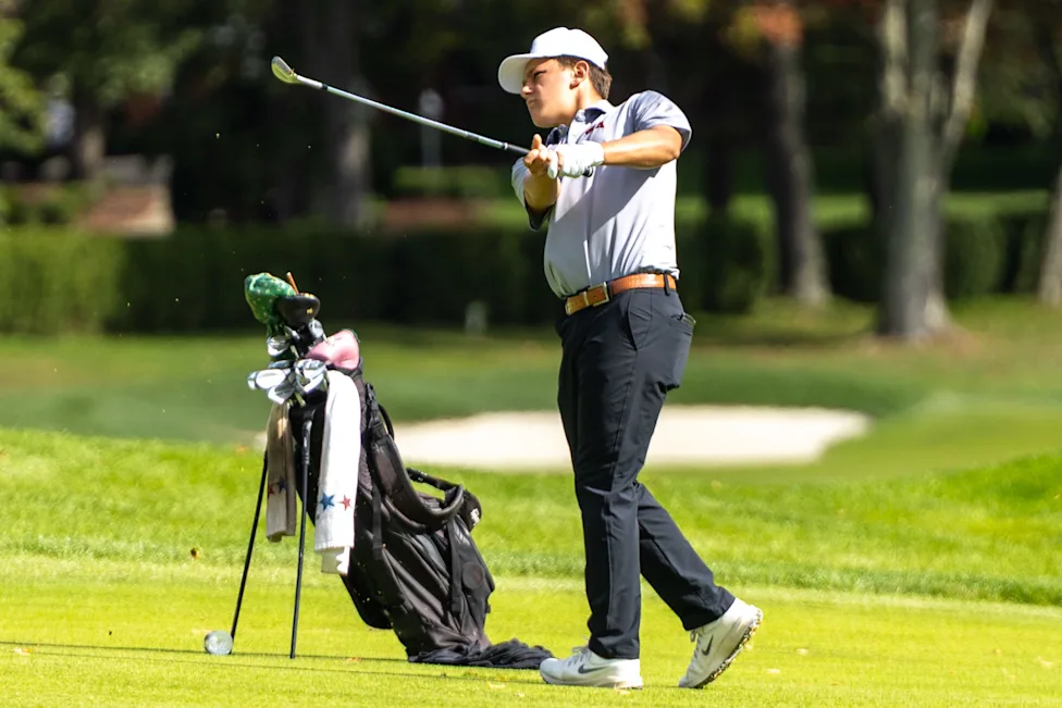 Senior Golfer Wins Title After Starting 4 Strokes Behind - Image 2