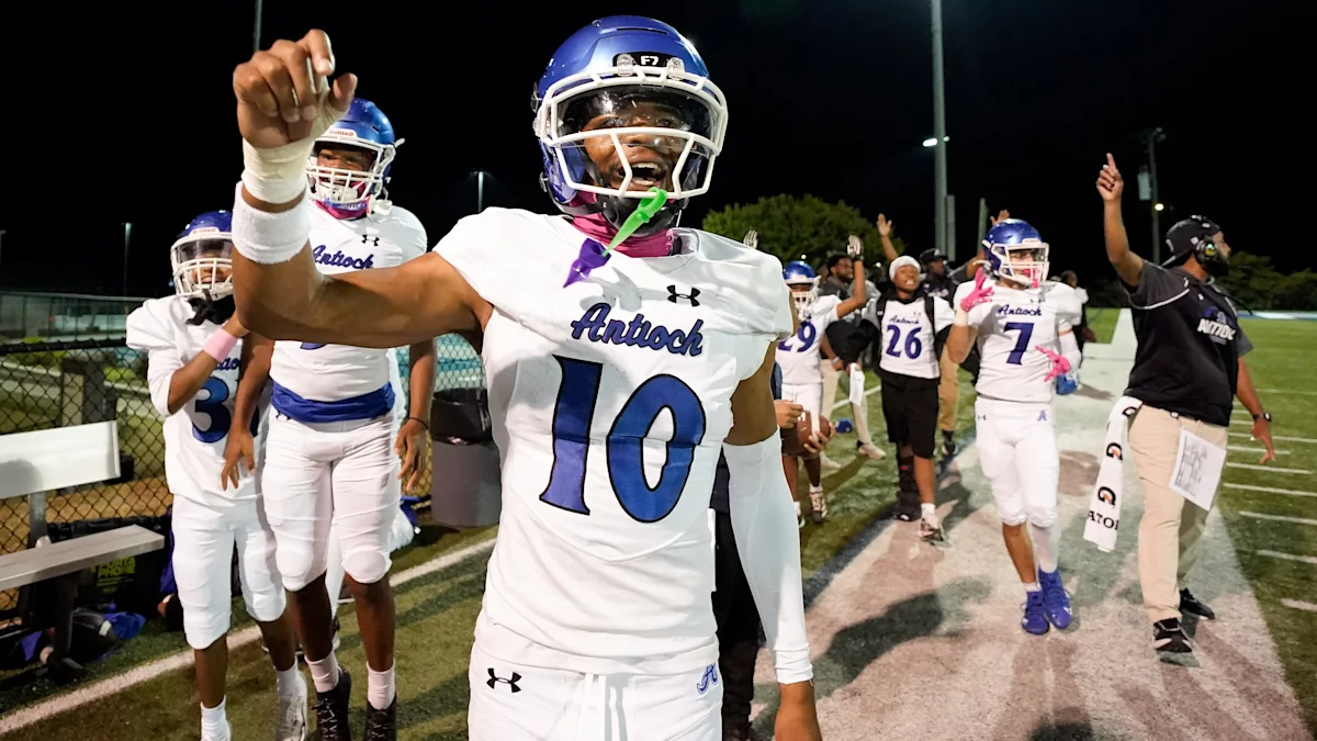 QB Trusts Brother to Score Game-Winning Touchdown