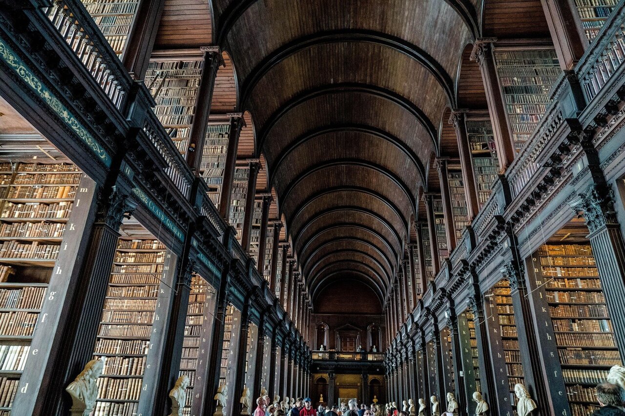 Smart Library AI Adapts Book Picks as Readers Learn - Image 2