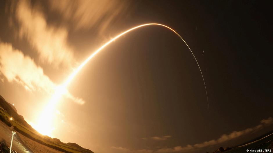 Japan Launches Historic Mission to Mars Moon Phobos