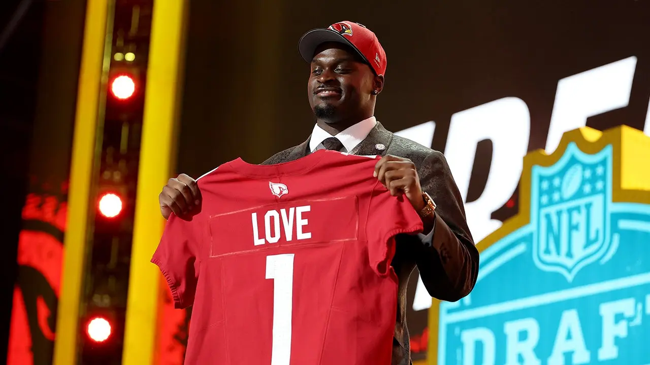 NFL Rookie Jeremiyah Love Gets Record $53M, Buys Mom a House