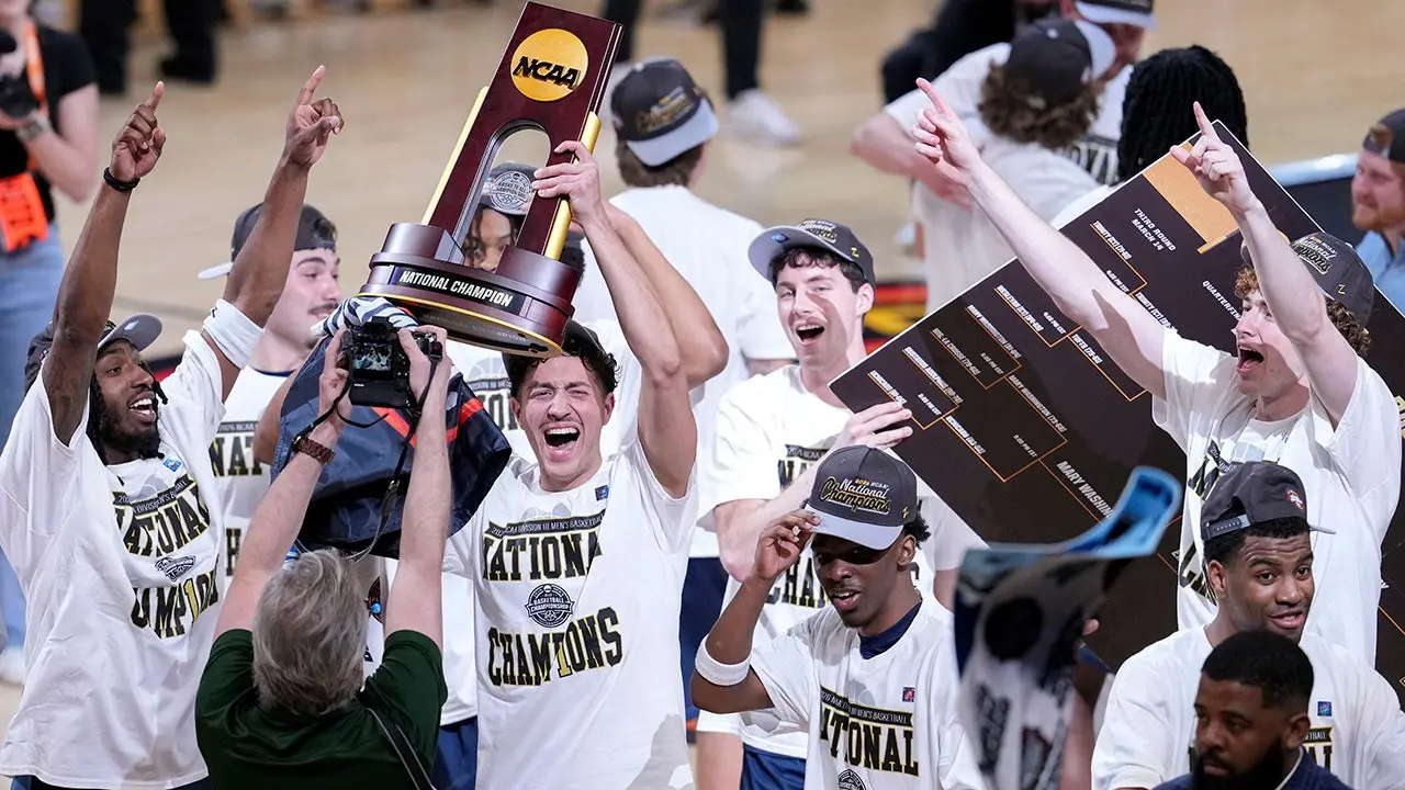 Mary Washington Wins First Title on Buzzer-Beater Rebound