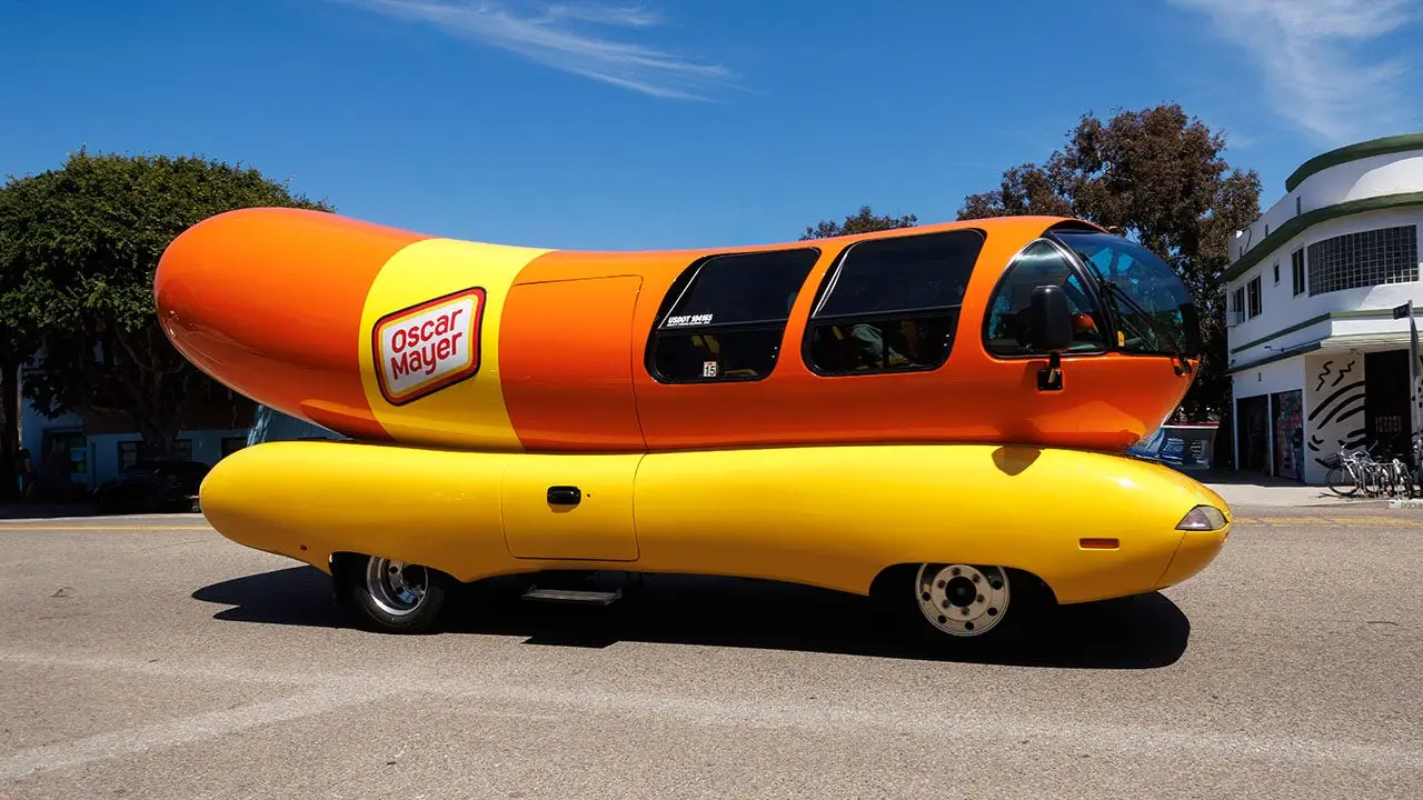 Kansas Teens Take 27-Foot Wienermobile to Prom