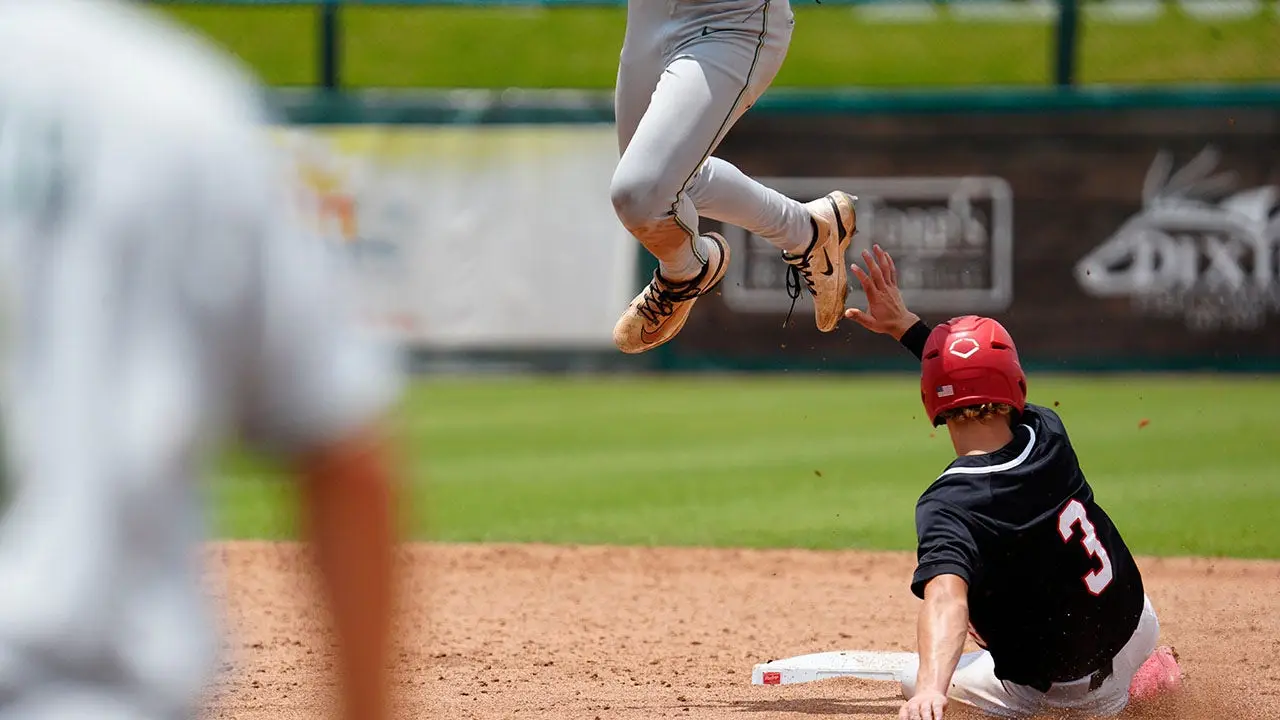 Florida Team Wins State Title on Suicide Squeeze Bunt