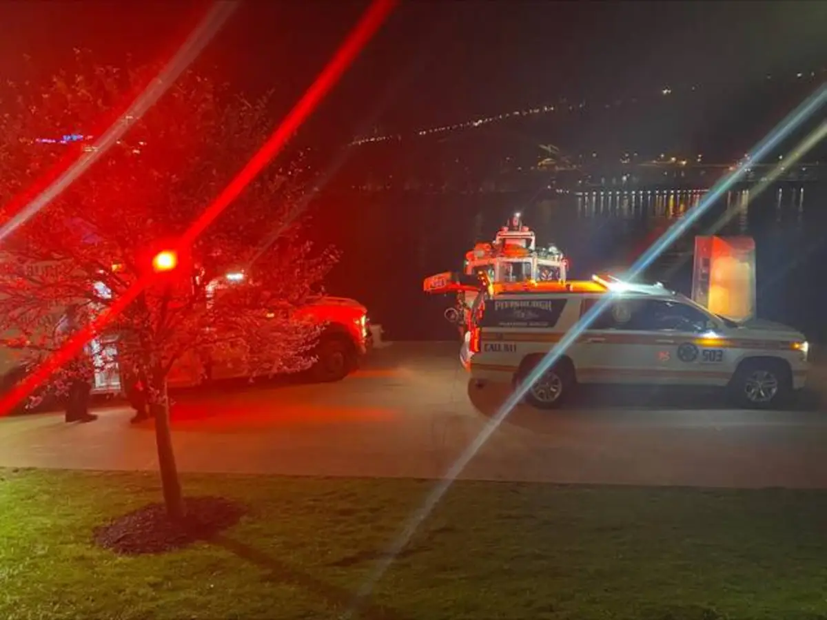Stranger Saves Man From Allegheny River in Pittsburgh