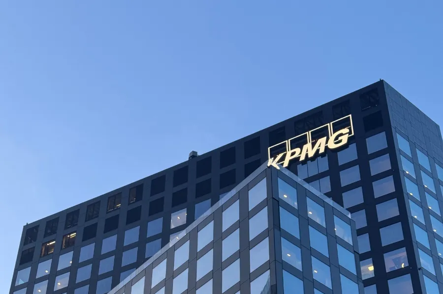 Analytics Firm Cuts Emissions 24% in Just One Year - Image 2