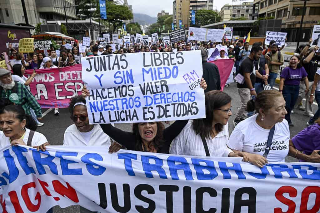 Venezuelan Women March for Political Prisoner Amnesty