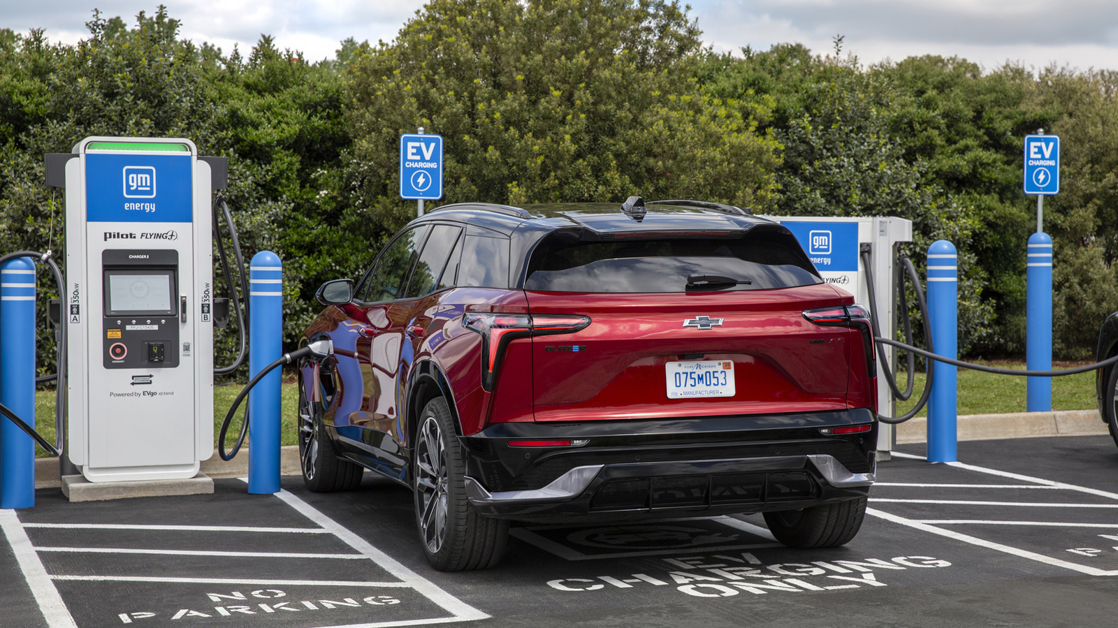 GM Electric Cars Now Connect to Most US Charging Stations
