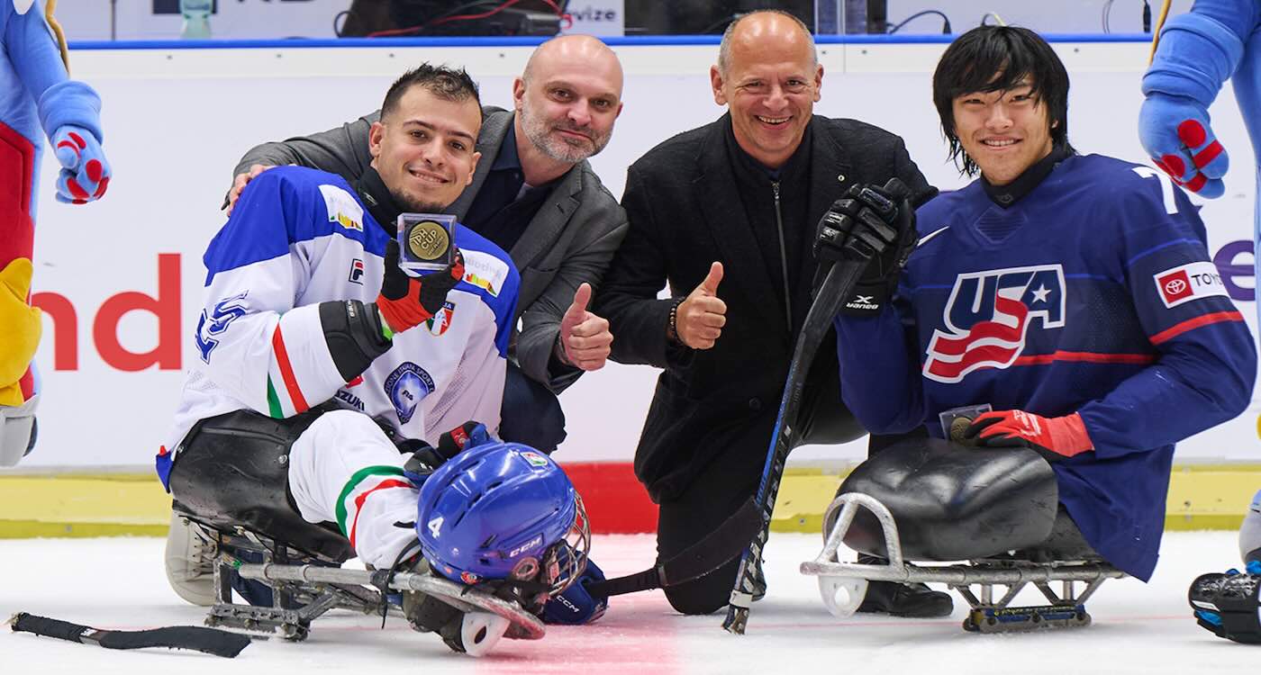 Teen Born Without Legs Wins Paralympics Gold for Team USA