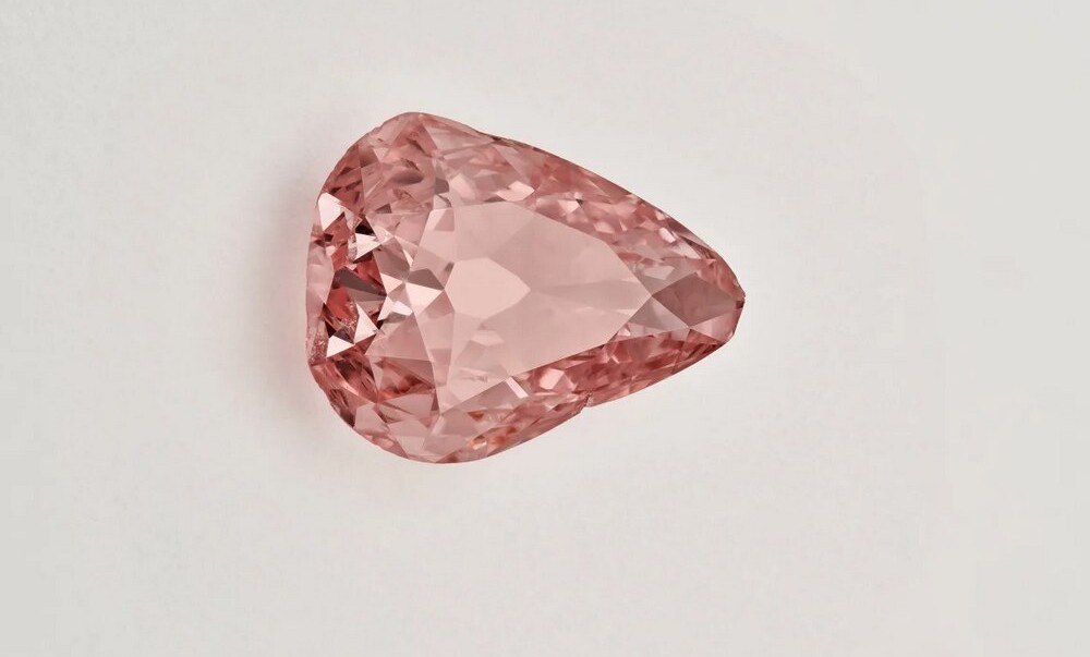 The Grand Condé pink diamond, a rare lima bean-sized gemstone displayed at Château de Chantilly
