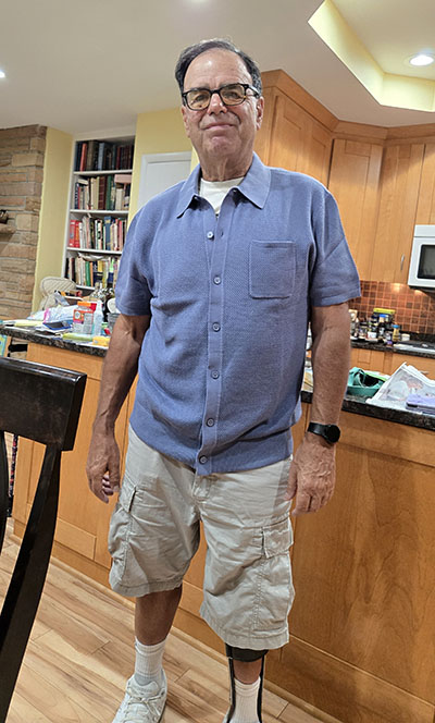 77-Year-Old Polio Survivor Still Plays Golf Three Times a Week