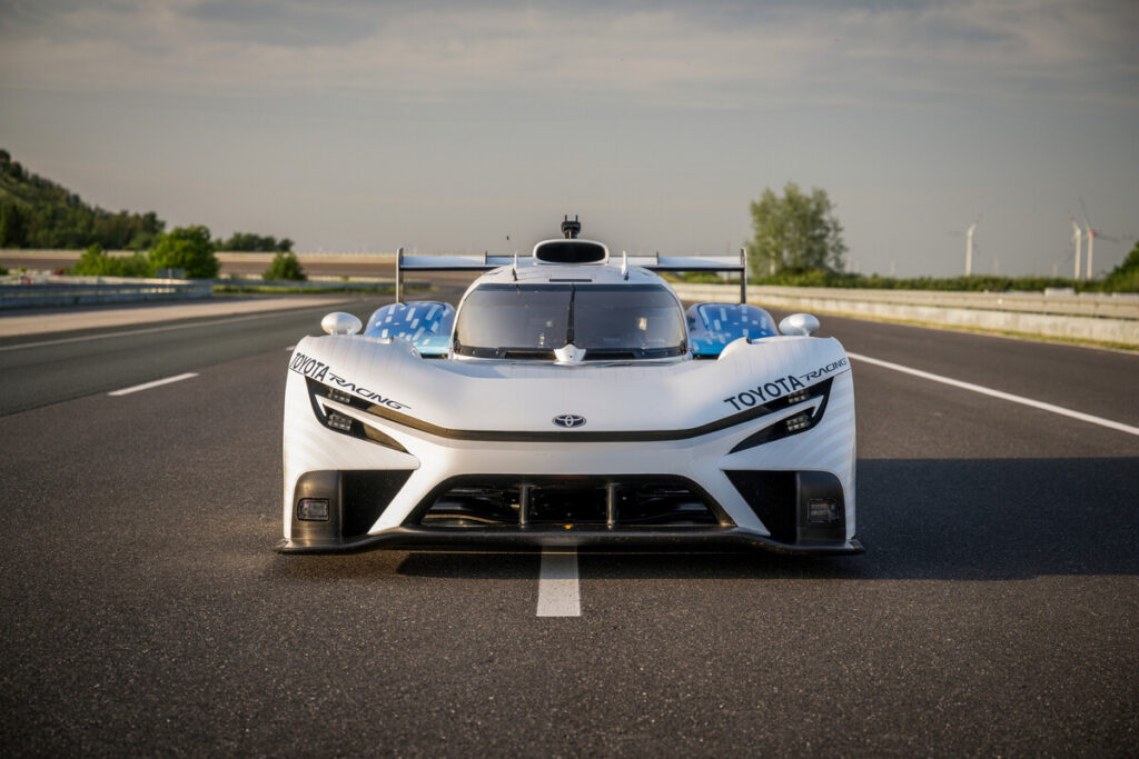 Toyota Takes Liquid Hydrogen Racing Car to Le Mans - Image 3
