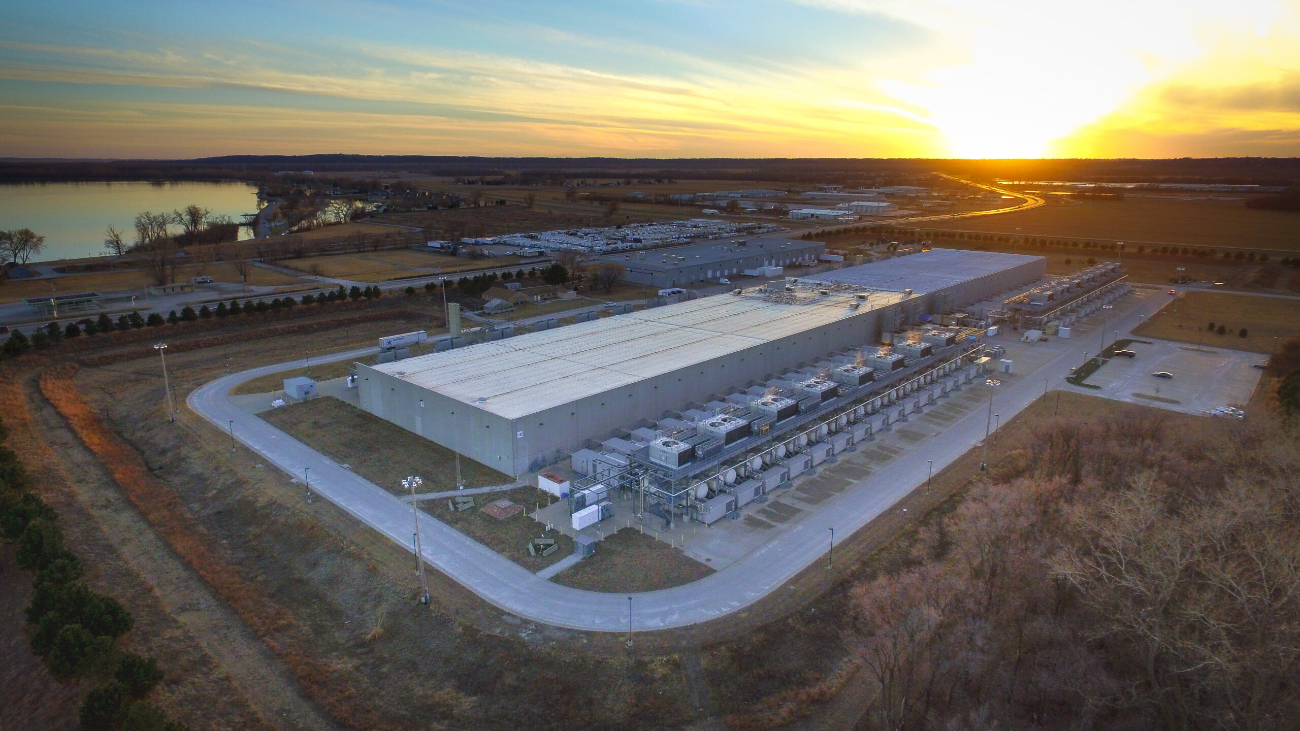 Tech Giants Build Solar Farms to Skip 15-Year Grid Waits
