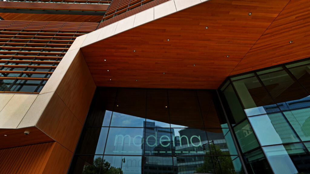 Moderna Advances Bird Flu Vaccine Despite US Funding Cuts