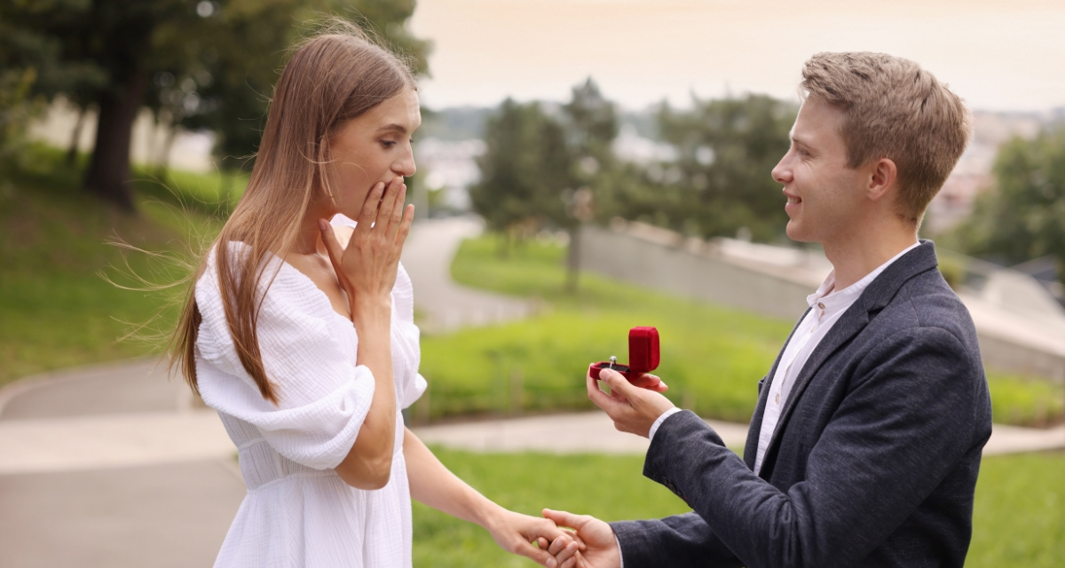 Dallas Photographer Captures Stranger's Proposal by Chance