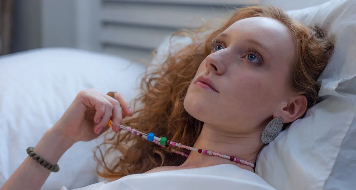 Therapist Shares 4 Brain Hacks to Stop Overthinking